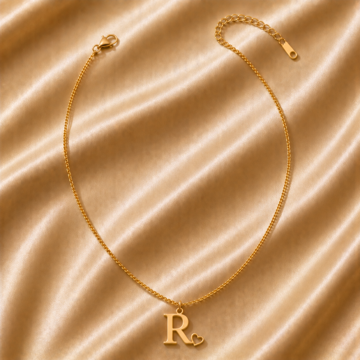Collier Initiale Amour — Lettre et Cœur Dorés