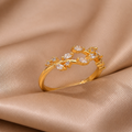Bague Fleur Délicate — Zircon Doré