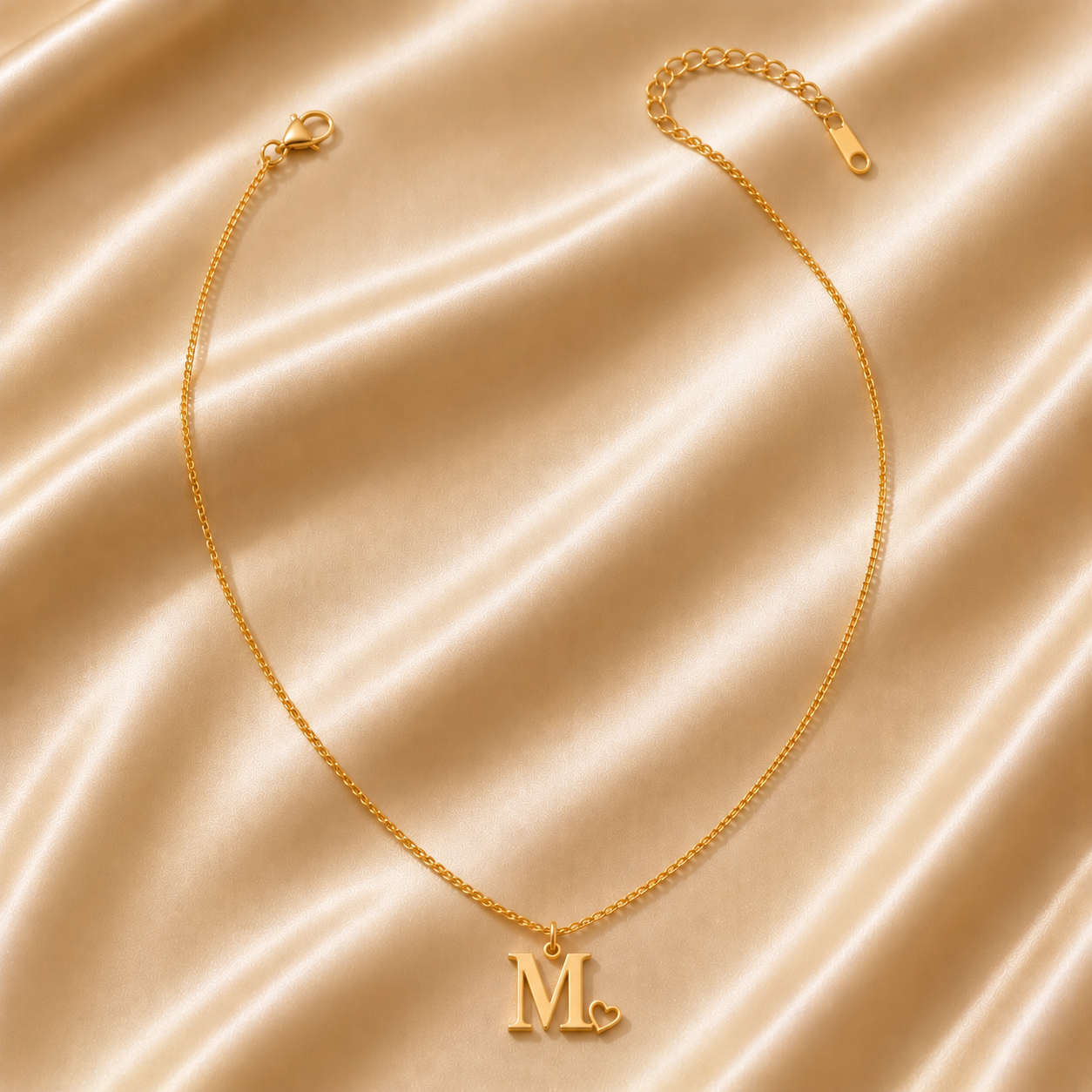 Collier Initiale Amour — Lettre et Cœur Dorés