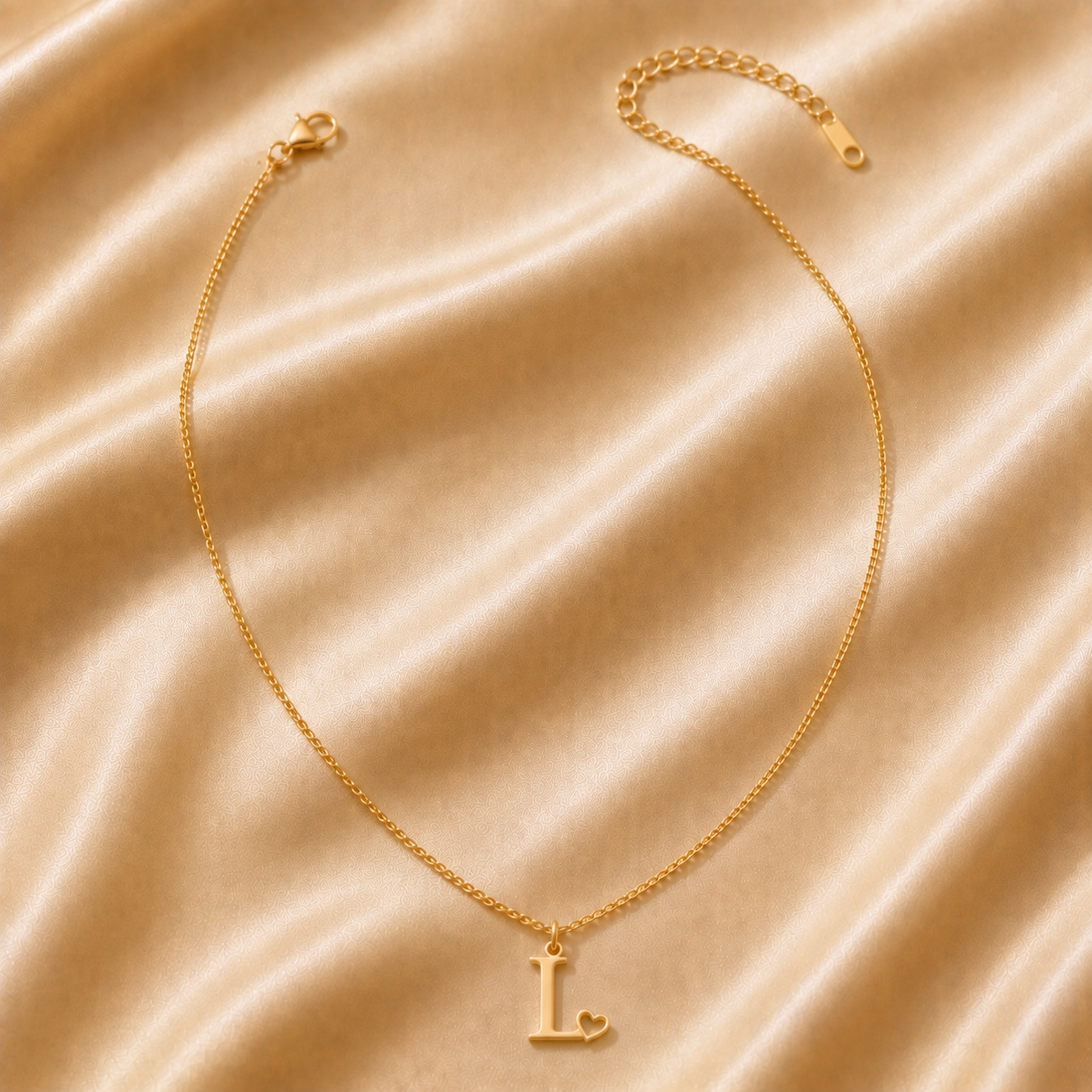 Collier Initiale Amour — Lettre et Cœur Dorés